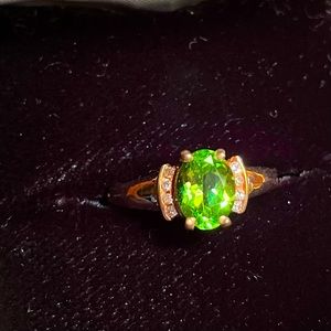 Peridot ring with diamonds